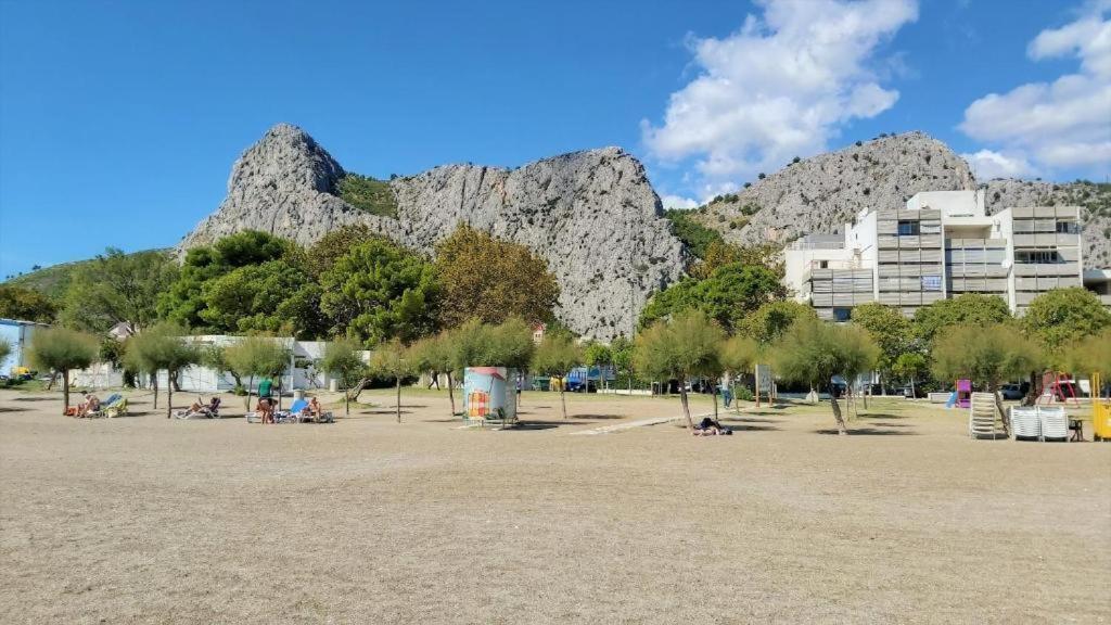Teta Neda Apartment Omis Exterior photo